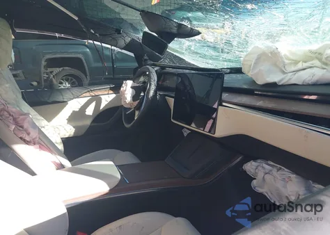 2025 Tesla Model X Long Range from USA, damaged, VIN 7SAXCBE53SF464400